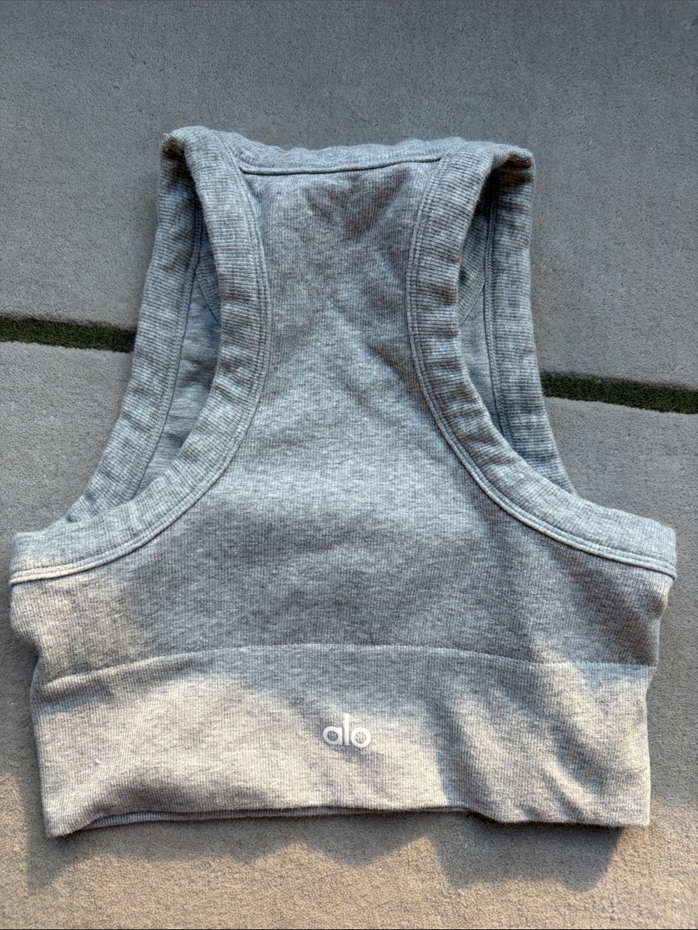 ALO Yoga Light Gray Ribbed High-Neck sports bra - Picture 2 of 3